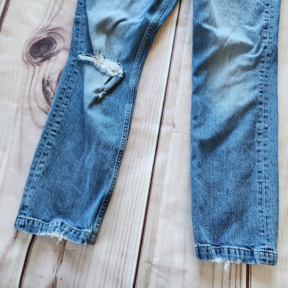 Frame "Le Sylvie Slender Straight" High Rise Distressed Jean | Women's Size 32 - Picture 3 of 12